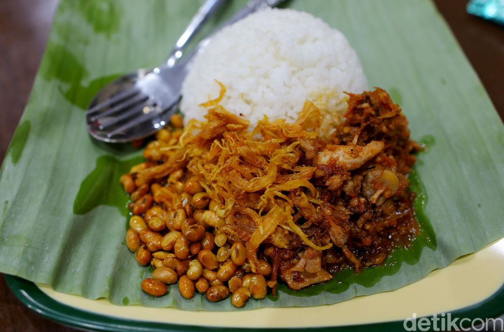 Nasi Balap Puyung Inaq Esun, Lombok.