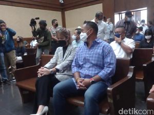 Dituntut 12 Bulan Rehabilitasi, Nia Ramadhani dan Ardi Bakrie Tampil Modis