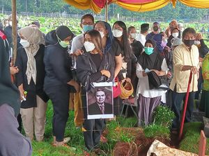 Begini Kondisi Kesehatan Ayah Nirina Zubir Sebelum Meninggal Dunia Begini Kondisi Kesehatan Ayah Nirina Zubir Sebelum Meninggal Dunia