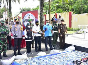 Polres Blitar Musnahkan BB Miras dan Cek Pengamanan Nataru Polres Blitar Musnahkan BB Miras dan Cek Pengamanan Nataru