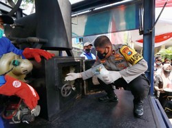 Polda Jatim Musnahkan 31 Kg Sabu, 18 Kg Ganja, dan Ribuan Botol Miras