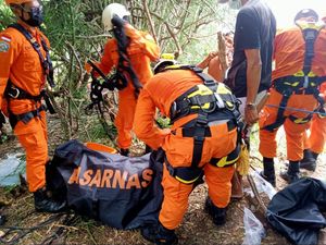 Warga Bali Geger Penemuan Mayat Wanita Membusuk-Kepala Terpenggal di Pantai