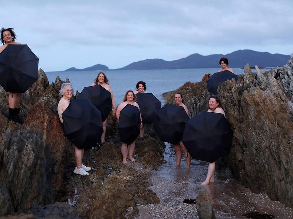 Petani Tasmania Rela Berfoto Tanpa Pakaian untuk Angkat Masalah Kesehatan Mental