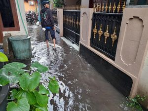 detikcom Do Your Magic: Saluran Air Belum Jadi, Permukiman di Kemanggisan Tergenang detikcom Do Your Magic: Saluran Air Belum Jadi, Permukiman di Kemanggisan Tergenang