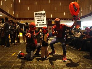 Saat Spider-Man Hibur Anak Yatim di Sukoharjo Saat Spider-Man Hibur Anak Yatim di Sukoharjo