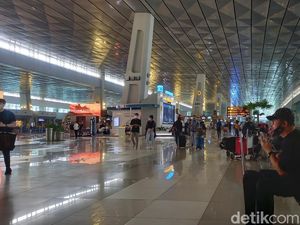 Catat! Ini Syarat Naik Pesawat Terbang di Periode Nataru Mulai Besok Catat! Ini Syarat Naik Pesawat Terbang di Periode Nataru Mulai Besok