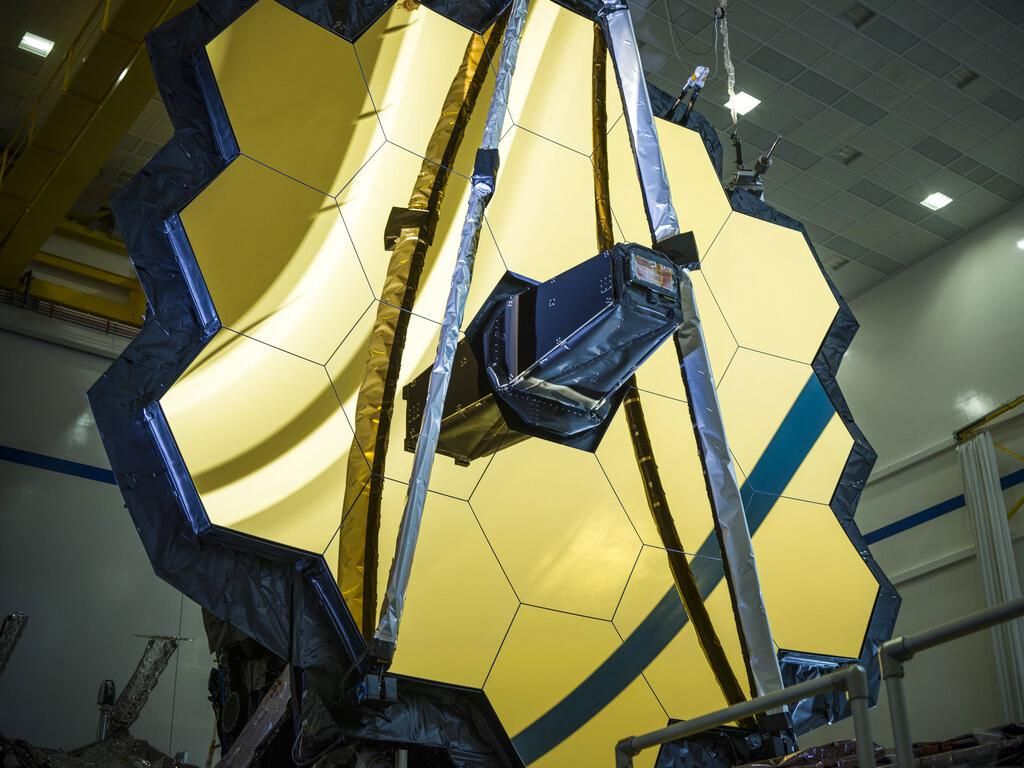 Teleskop Termahal NASA Berhasil Tangkap Cahaya Pertamanya