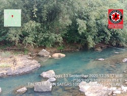 Asa Warga Pagerbumi Menanti Jembatan untuk Nyebrang Sungai, Yuk Bantu!