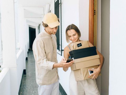 Belanja online mengakibatkan banyak sampah plastik bertumpuk