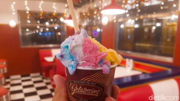 Hang Out Seru Sambil Makan Gelato hingga Cinnamon Roll di Broadway Alam Sutera