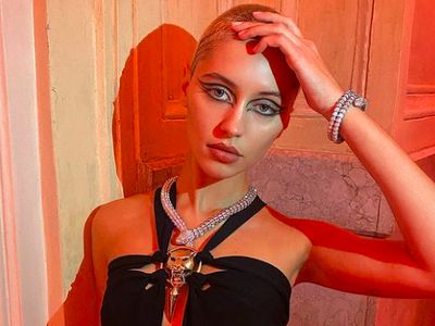Foto: 8 Gaya Seksi Anak Jude Law yang Sudah Tumbuh Dewasa