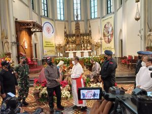 Mahfud Cek Persiapan Natal di Gereja Katedral, Beri Pesan Toleransi Mahfud Cek Persiapan Natal di Gereja Katedral, Beri Pesan Toleransi