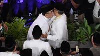 Momen Yahya Staquf Peluk Said Aqil di Muktamar NU