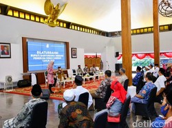 Hibah Rp 27 Miliar Disalurkan, Bupati Ipuk Tegaskan Tak Boleh Ada Potongan