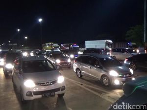 Jumlah Orang Lalu-lalang saat Nataru 2020 vs 2021, Turun Atau Naik?