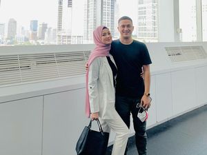 Rijja Abbas Sempat Jualan Ayam Beku, Bersyukur Istri Setia Rijja Abbas Sempat Jualan Ayam Beku, Bersyukur Istri Setia