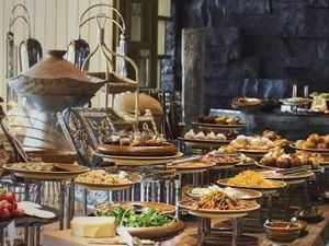 Rayakan Natal Bersama Keluarga di Tepi Pantai