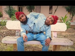 Kisah Kembar Siam Sukses Dapat Pekerjaan Impian, Digaji Dua Kali Lipat