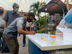 Antisipasi Penggunaan Narkoba, Sopir di Terminal Bratang Surabaya Dites Urine