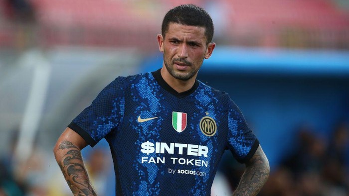 MONZA, ITALY - AUGUST 14: Stefano Sensi of FC Internazionale looks on during the pre-season friendly match between FC Internazionale and Futbolnyj Klub Dynamo Kyïv at U-Power Stadium on August 14, 2021 in Monza, Italy. (Photo by Marco Luzzani/Getty Images )