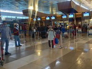 Libur Nataru, Bandara Soetta Dipadati Ribuan Calon Penumpang