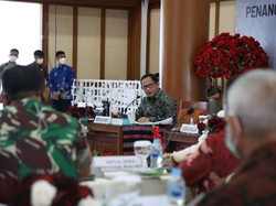 Mendagri Minta Kepala Daerah di Maluku Kejar Target Vaksinasi COVID