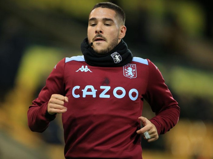 NORWICH, ENGLAND - DECEMBER 14: Emiliano Buendia of Aston Villa warms up prior to the Premier League match between Norwich City and Aston Villa at Carrow Road on December 14, 2021 in Norwich, England. (Photo by Stephen Pond/Getty Images)