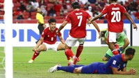 Ezra Walian membawa tim Merah Putih memimpin 1-0 di menit ke-11.