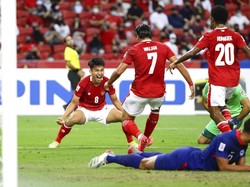 Ezra Walian membawa tim Merah Putih memimpin 1-0 di menit ke-11.