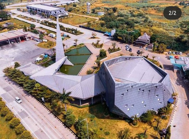 Masji Al-Shafar/foto: instagram.com/masjidinfo.id keunikan rest area KM 88 ini terletak pada masjid Al Shafar hasil karya Ridwan Kamil