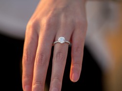 Cara Merawat Perhiasan Emas Turun-temurun agar Tak Mudah Pudar