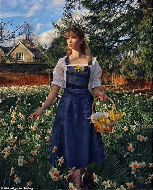 Pinterest.com/dailymail Pakailah pinafore dress