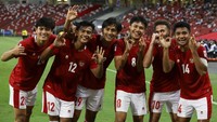 Skuad Indonesia saat ini memang diisi pemain muda, 90 persen adalah debutan di Piala AFF. Namun mereka diharapkan bisa memutus sejarah buruk dan menjadi juara untuk kali pertama. Mampukah? Foto: REUTERS/Athit Perawongmetha