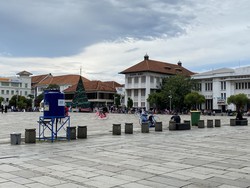 Ajak Keluarga Liburan, Warga Ramai Kunjungi Kota Tua