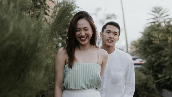 6 Gaya Romantis Jonatan Christie dan Shanju yang Baru Tunangan