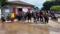 Ketika Tim Pemikul Jenazah Demo Kantor Distaru Kota Bandung