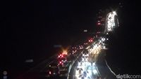 Libur Natal Berakhir, Tol Cipularang Arah Jakarta Padat
