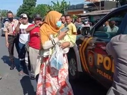 Bayi Baru Lahir Dibuang Dalam Kardus Minyak Goreng di Warung Bakso Tulungagung