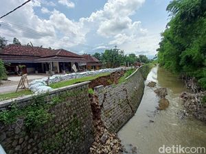 Jalan di Kecamatan Ponorogo Ini Terancam Putus Gegara Plengsengan Ambrol Jalan di Kecamatan Ponorogo Ini Terancam Putus Gegara Plengsengan Ambrol