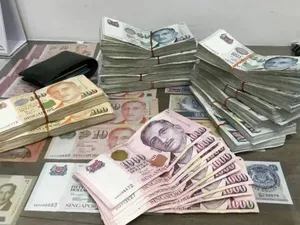 Cinta Ditolak Uang Bertindak, Pria Ini Pamer Saldo Rekening Setelah Dicuekin