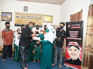 Di Palembang, Relawan Ganjar Bagi-bagi Sembako ke Panti & Driver Bentor