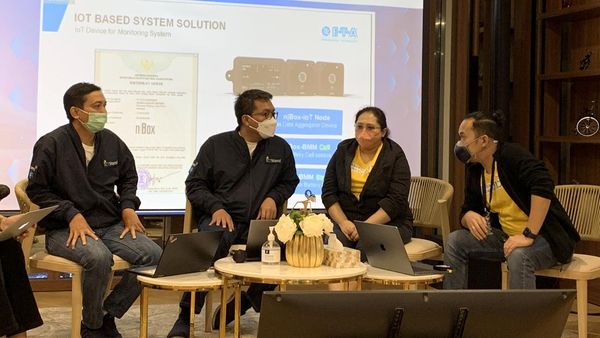 Pengembangan Solusi Pintar Berbasis IoT