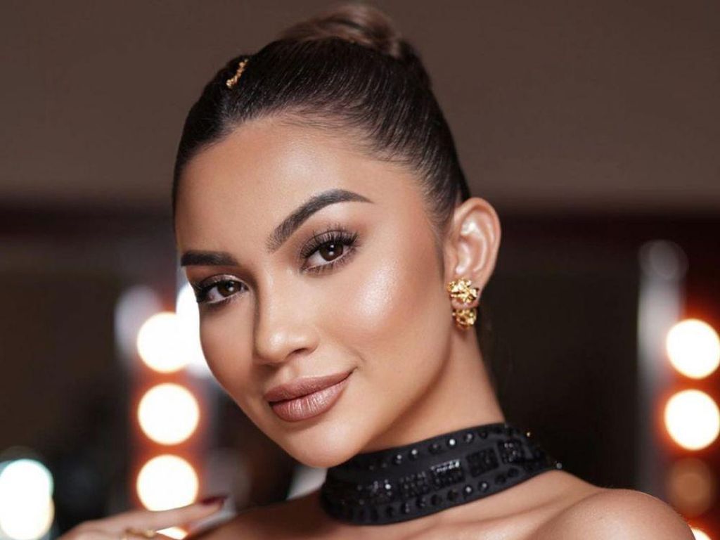8 Pesona Ariel Tatum Hadiri Premier Film, Penampilannya Dipuji Bak Gigi Hadid 8 Pesona Ariel Tatum Hadiri Premier Film, Penampilannya Dipuji Bak Gigi Hadid