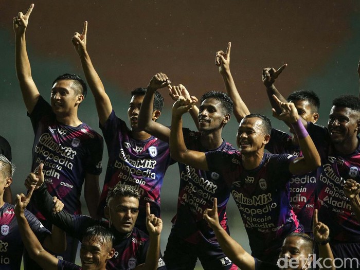 Rans Cilegon FC promosi ke Liga 1 2022 setelah menang atas PSIM Yogyakarta pada laga semifinal Liga 2 2021. Klub milik Raffi Ahmad itu menang dengan skor 3-0.