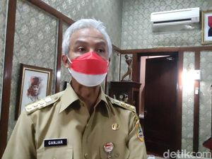 Momen Ganjar Telepon Menteri KKP Minta Nelayan Tegal Diizinkan Melaut Momen Ganjar Telepon Menteri KKP Minta Nelayan Tegal Diizinkan Melaut
