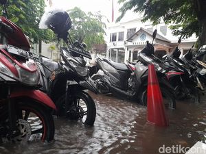 Diguyur Hujan, Kantor Bupati Brebes Terendam Banjir