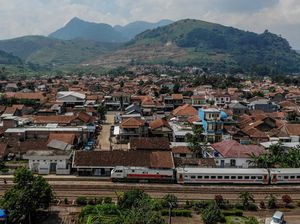 10 Stasiun Kereta Api Tertinggi di Indonesia 10 Stasiun Kereta Api Tertinggi di Indonesia