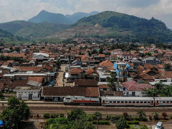 Ini Stasiun Kereta Api Aktif Tertinggi di Indonesia