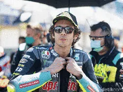 Kilas Arena Balap: Rossi Pensiun-Max Verstappen Juara F1