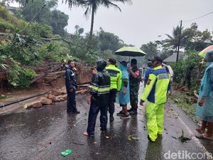 Curah Hujan Tinggi di Garut, Wisatawan Diimbau Waspada Longsor